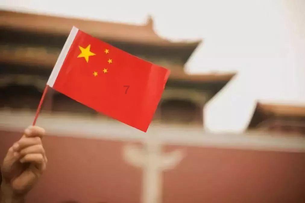 婧婧整理卧室